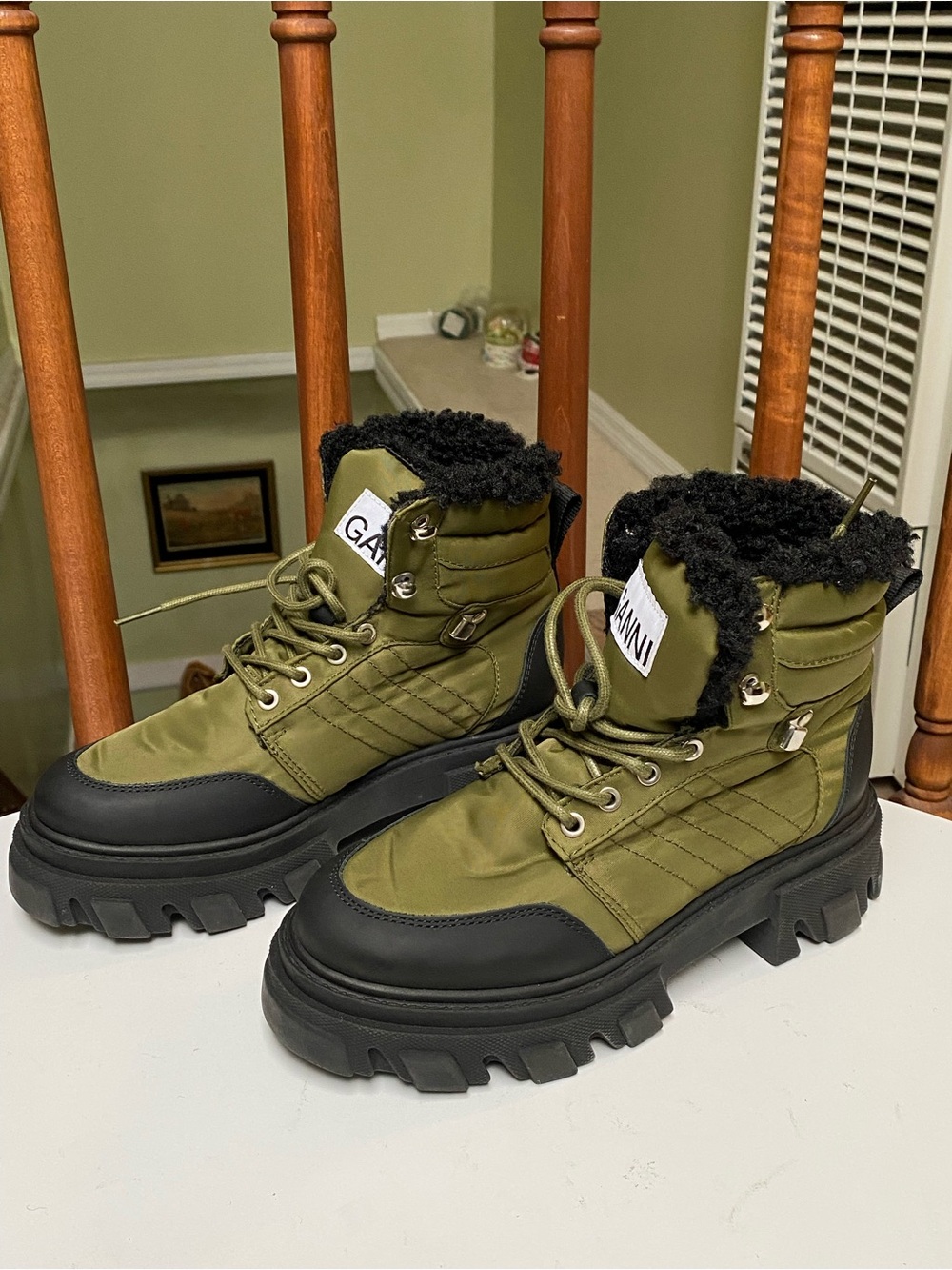 Ganni Olive and Black Quilted Shearling-Trim Lug Boots size 5 women H42N1